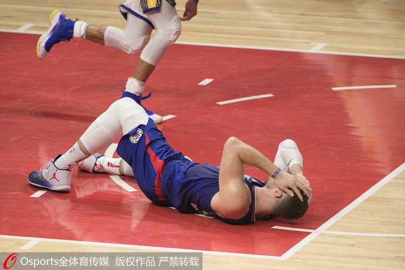 格裡芬頭部受傷