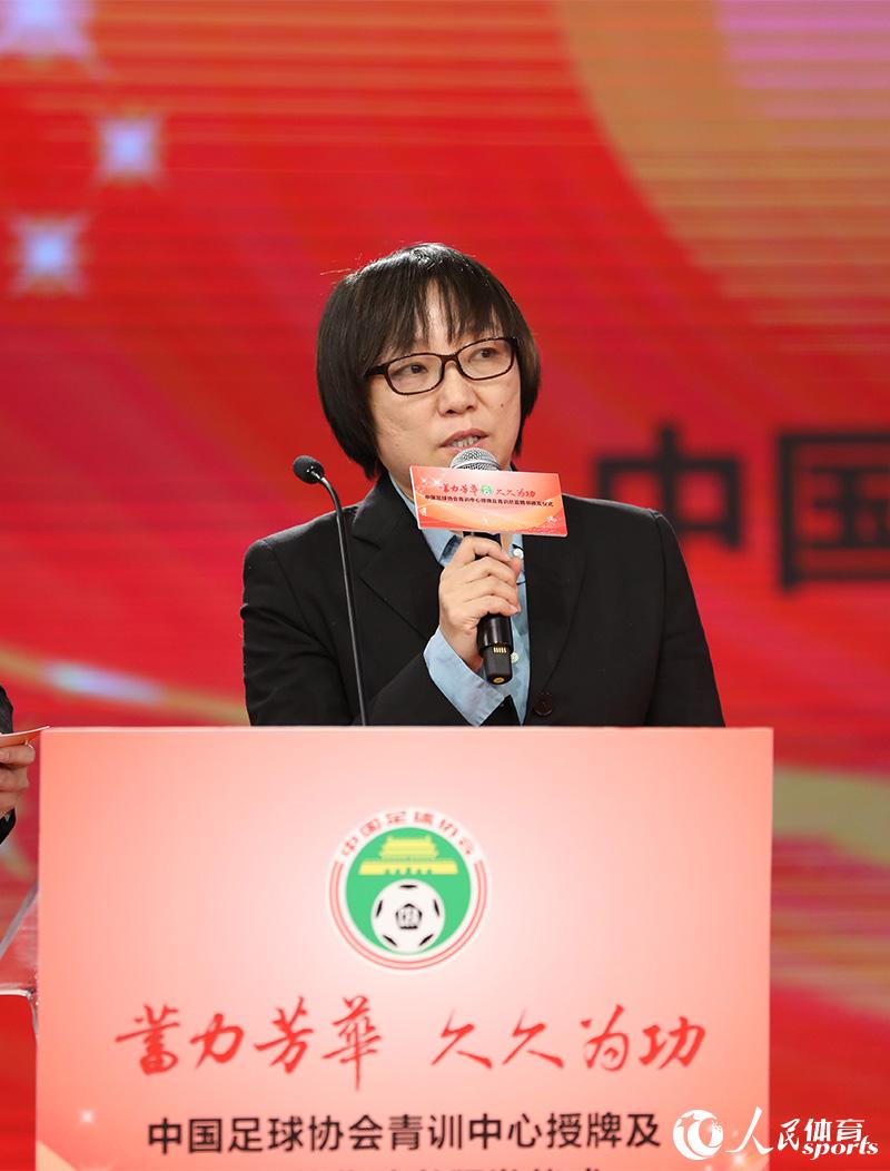 孫雯現場發表出任女足青訓總監感受。人民網 趙欣悅攝