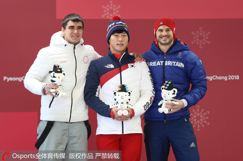 鋼架雪車前三名選手（由左至右）：亞軍-特雷古波夫，冠軍-尹誠彬，季軍-帕爾鬆斯