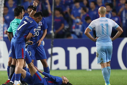 亞冠朱建榮傷退申花0-0悉尼FC  未嘗勝績小組墊底出局 

整個上半場，雙方均無建樹，半場結束雙方0-0收場﹔易邊再戰，申花的防線依舊穩固，悉尼FC也沒有太多破門機會。最終，申花客場0-0逼平悉尼FC。