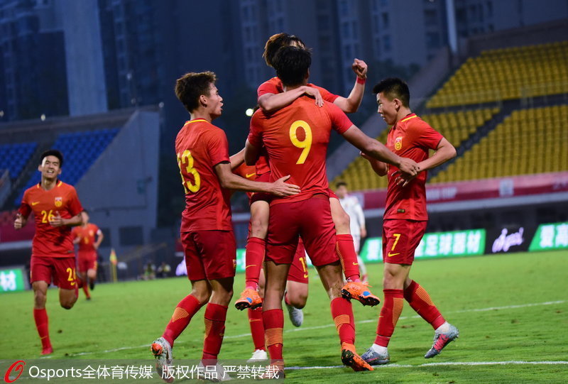中國U19國家青年隊慶祝取勝