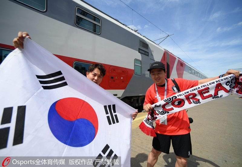 韓國球迷手持太極過期助陣