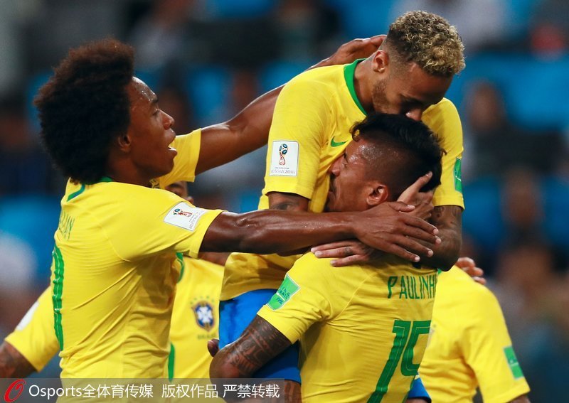 巴西隊慶祝進球