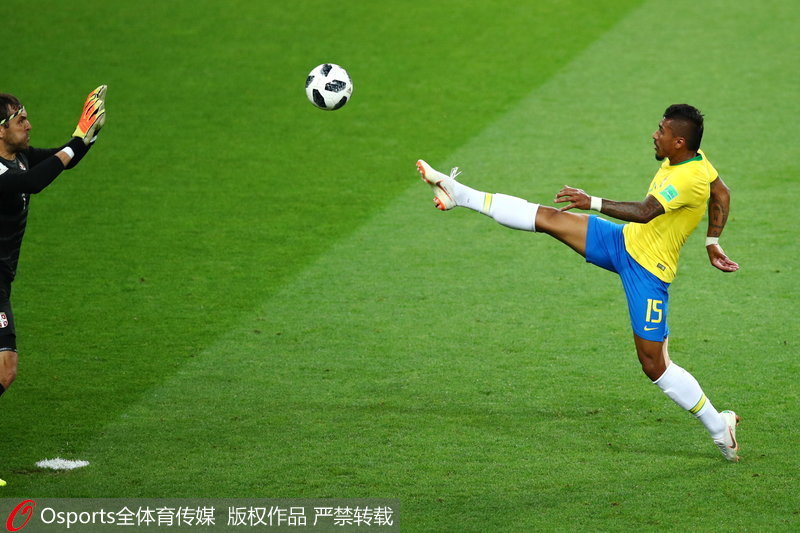 小組賽第三場巴西2-0塞爾維亞，保利尼奧前插吊射首開紀錄