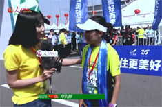 女子冠軍何引麗

