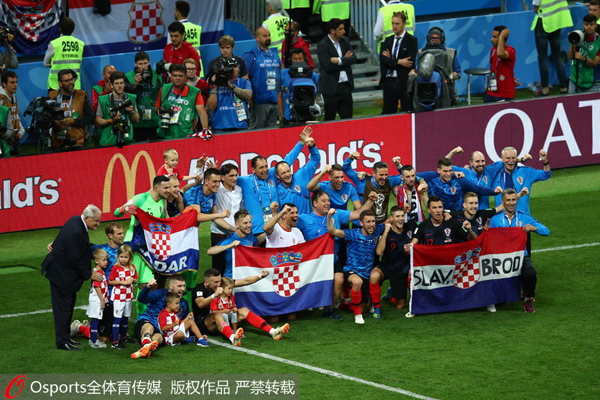 克羅地亞將士慶祝球隊晉級世界杯決賽