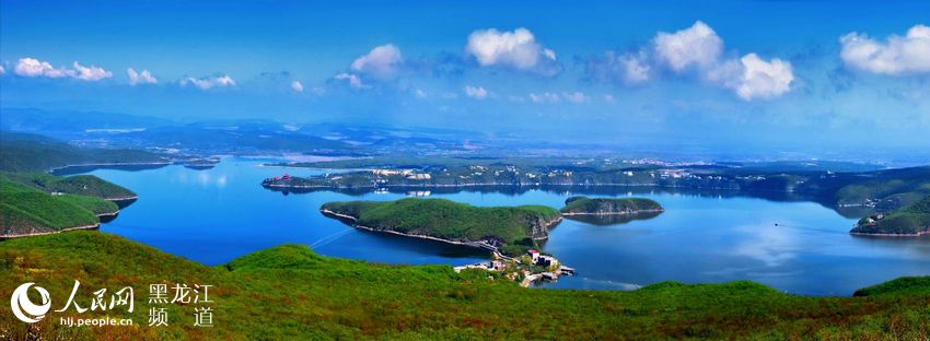 牡丹江境内有世界地质公园、首批国家级风景名胜区、AAAAA级国家旅游景区镜泊湖