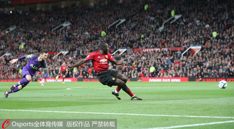 盧卡庫空門射偏