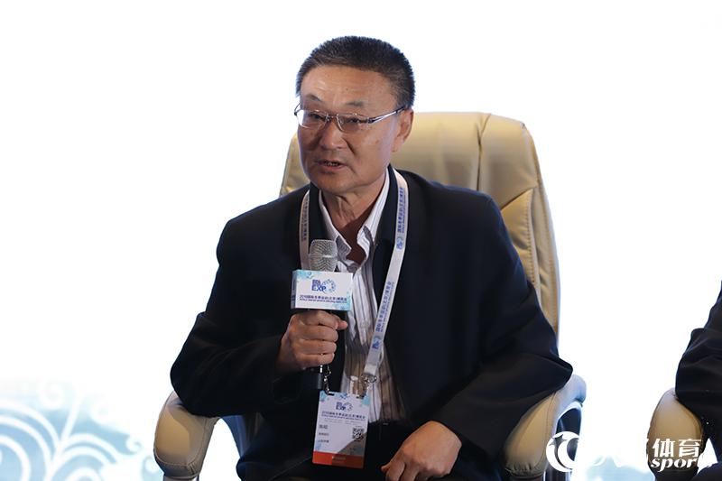 人民體育首席顧問陳昭在圓桌對話中發表觀點