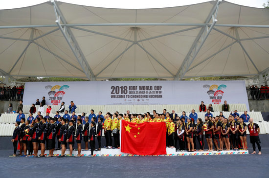 龍舟世界杯開幕日：中國隊摘首金 包攬100米、200米冠軍