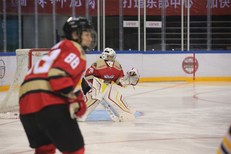 CWHL方新兩分文露首秀進球 萬科10-1大勝刀鋒奪三連勝【6】