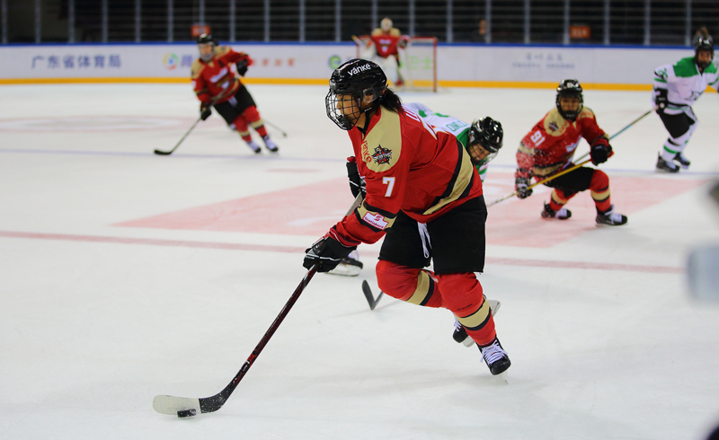 CWHL-伍茲破門難救主 萬科陽光主場1-3不敵萬錦迅雷