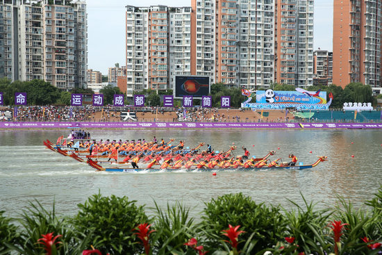 中華龍舟大賽成都簡陽站打響 數萬觀眾見証百米冠軍誕生