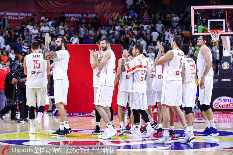 塞爾維亞隊慶祝勝利
