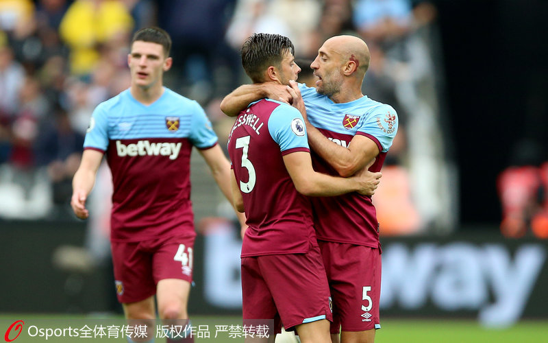 西漢姆聯隊球員慶祝進球