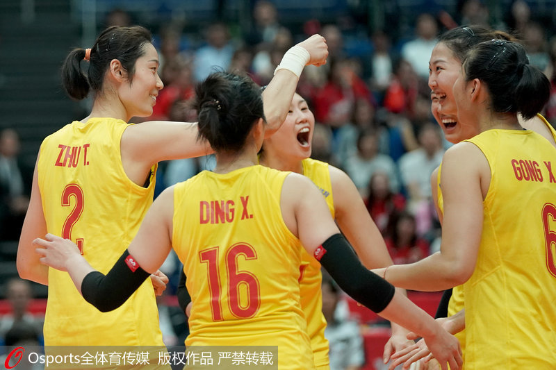 北京時間9月19日，2019年女排世界杯第5輪，中國隊3-0（25-17、25-10、25-17）戰勝東道主日本隊。