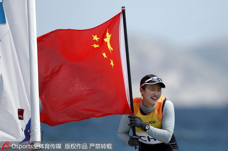 2012年8月在倫敦奧運會帆船激光鐳迪爾級女子單人賽中獲得金牌，是中國帆船史上在鐳迪爾級中的首枚奧運金牌