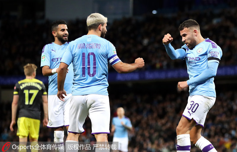 曼城隊員慶祝進球