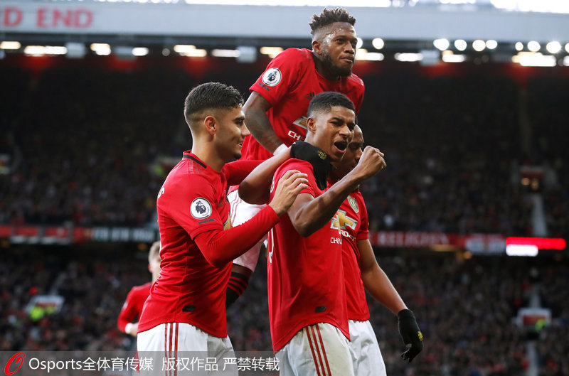 曼聯隊員慶祝進球