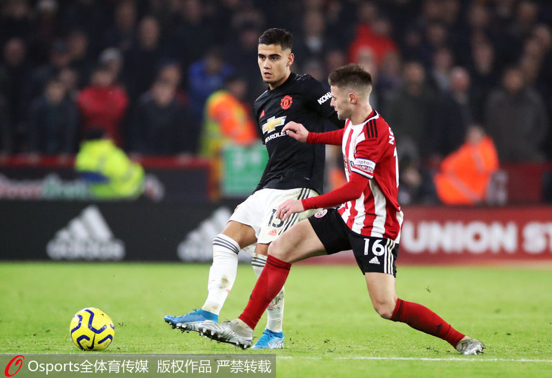 佩雷拉與諾爾伍德拼搶