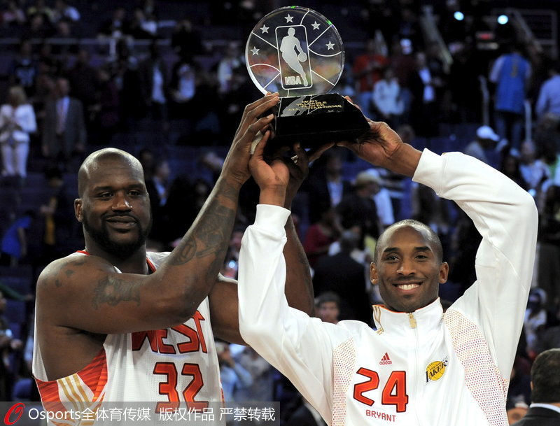 2009年2月15日，科比與奧尼爾共捧NBA全明星賽MVP獎杯。