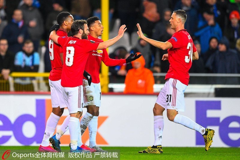 曼聯隊員慶祝進球