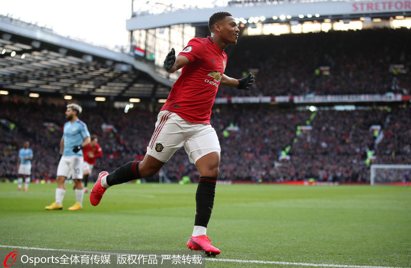 馬夏爾慶祝進球