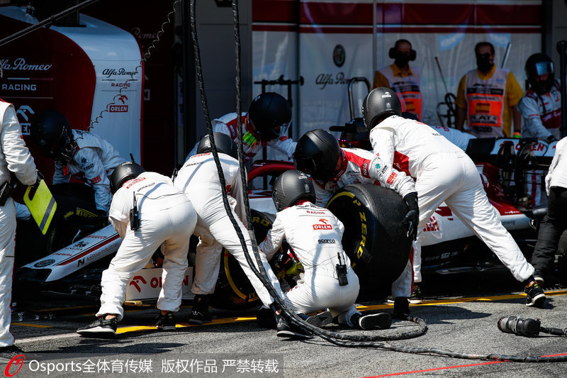阿爾法-羅密歐車隊萊科寧進站