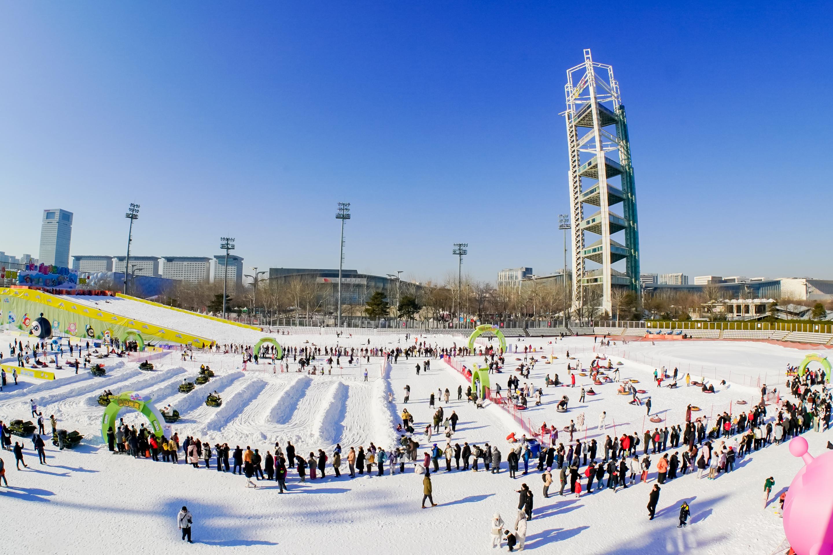 第十五屆鳥巢歡樂冰雪季現場。主辦方供圖